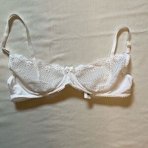 Wonderbra WingsLove sheer bra